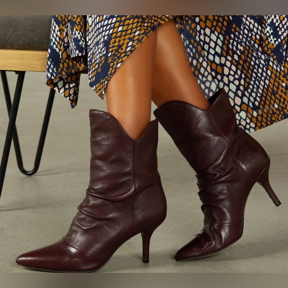 VINCE CAMUTO Andrissa ruched Red leather woman dress 3" Stiletto dress boot 8.5